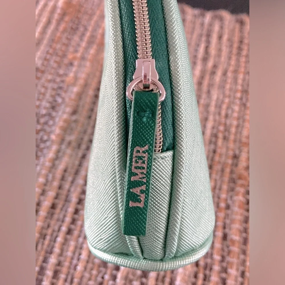 La Mer bundle makeup bag and keychain/ bag charm